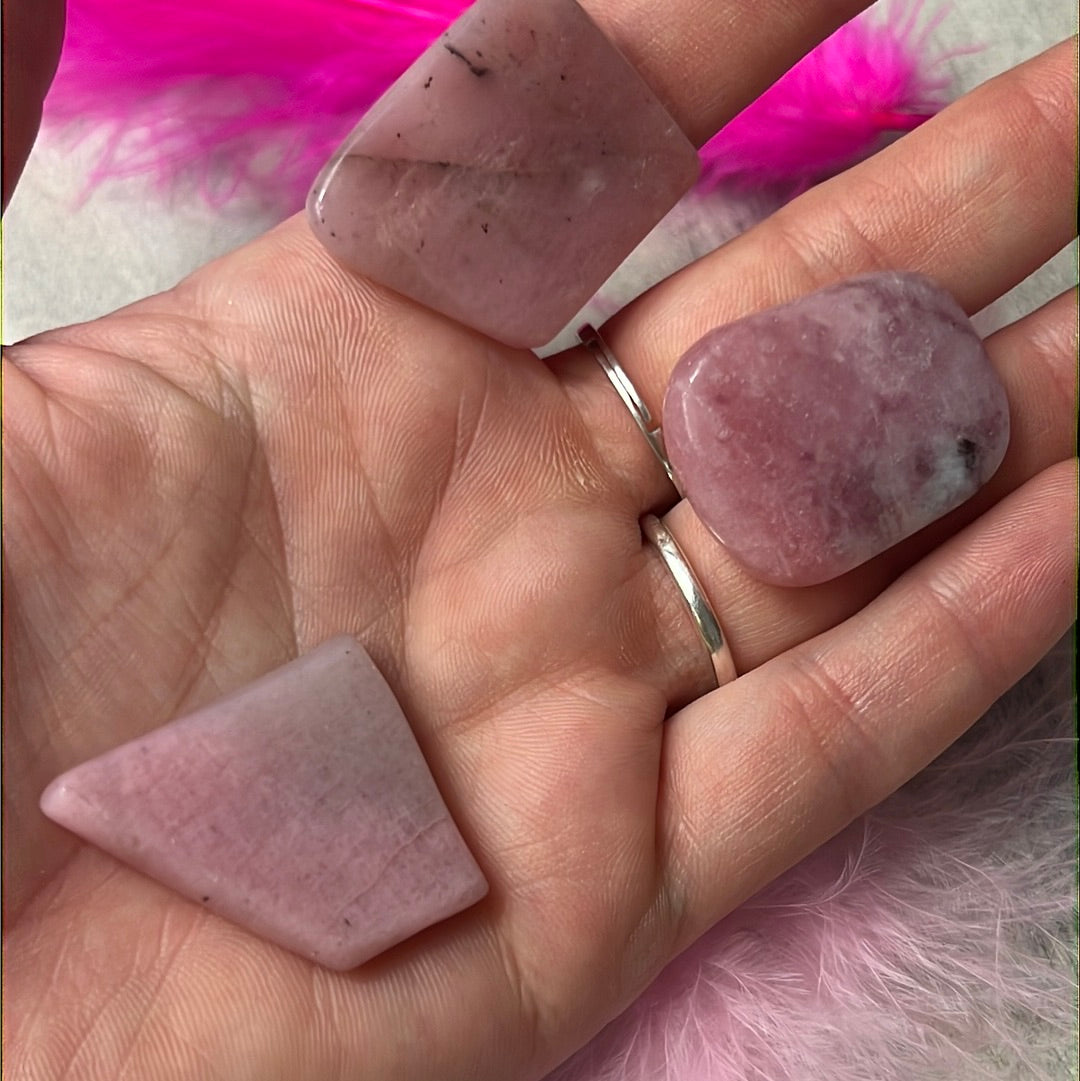 Petalite tumble slice