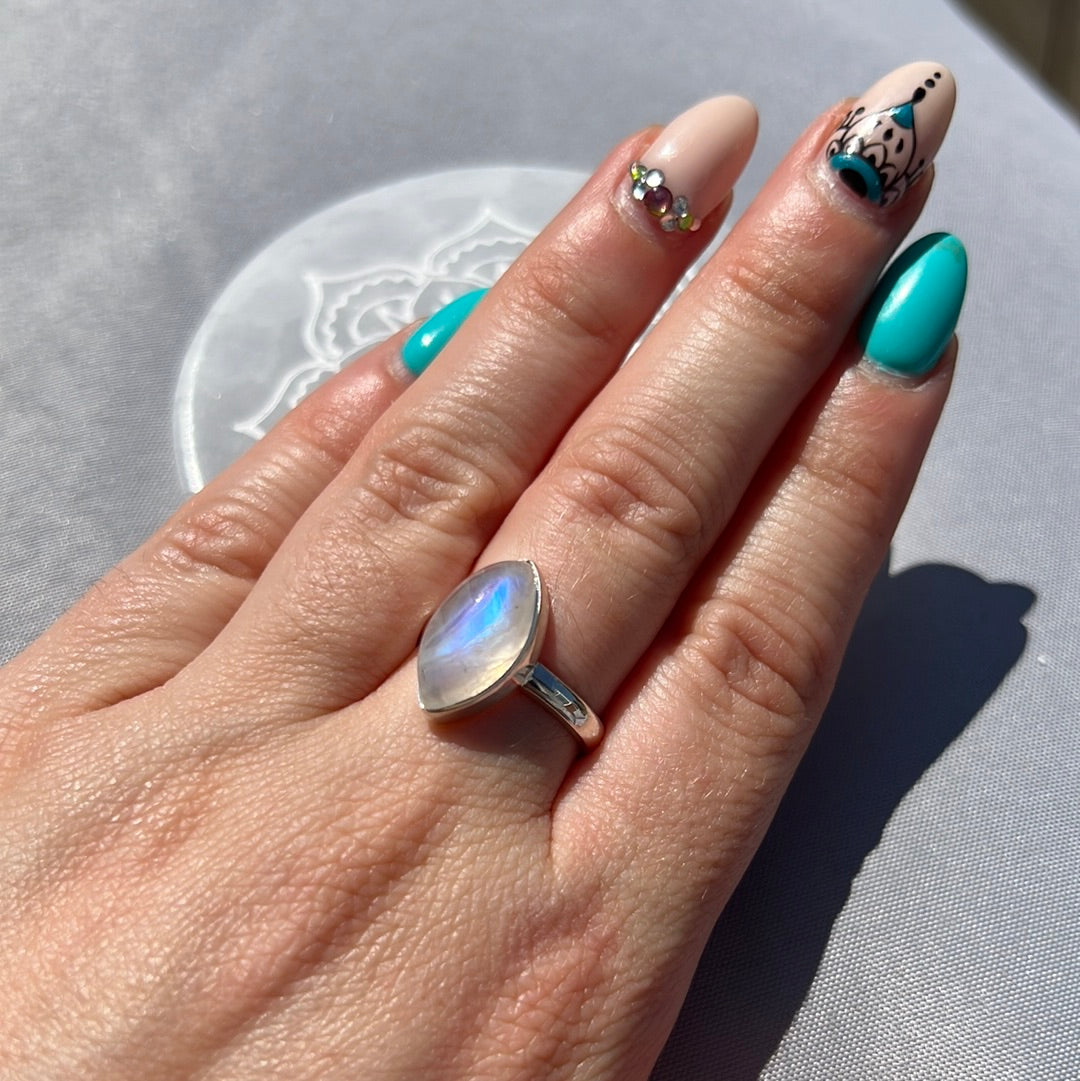 Rainbow Moonstone 925 Sterling Silver Ring - Size N 1/2 - O