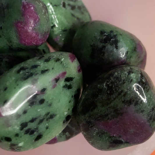 Ruby zoisite tumble tumblestone