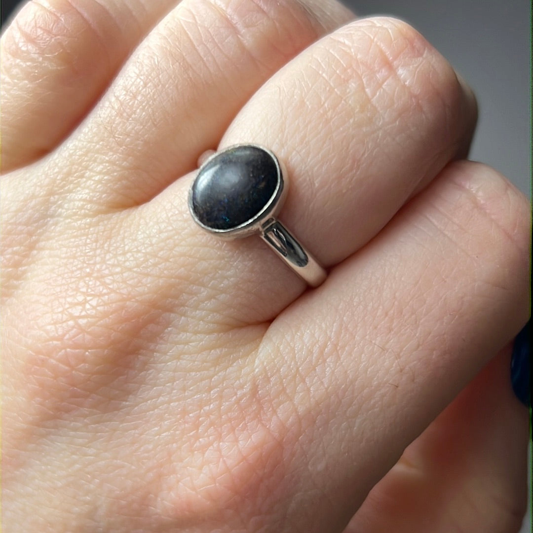 Black Opal Matrix 925 Silver Ring - Size N 1/2