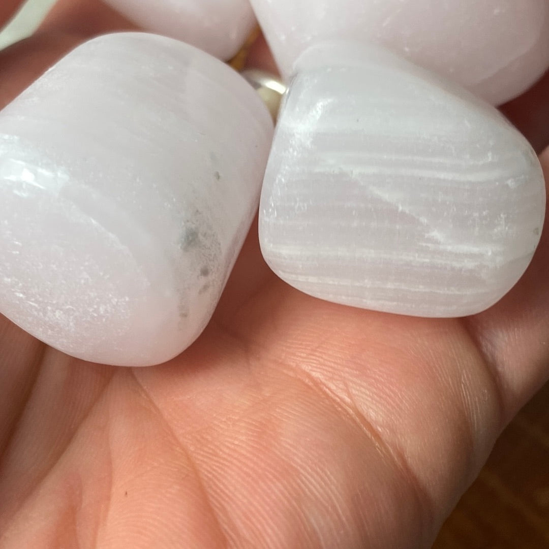 Mangano Calcite tumble tumblestone