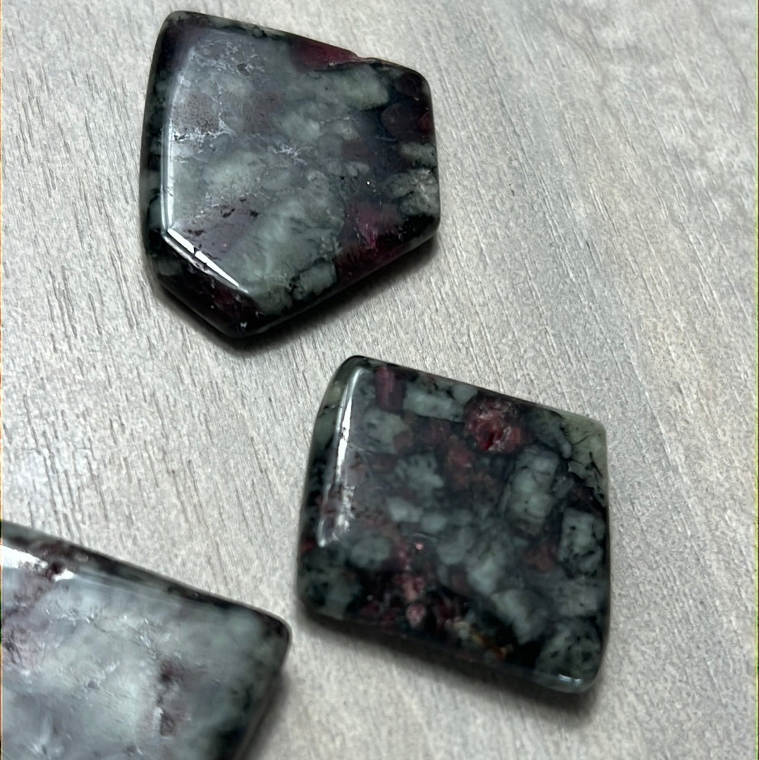 Eudialyte slice tumble