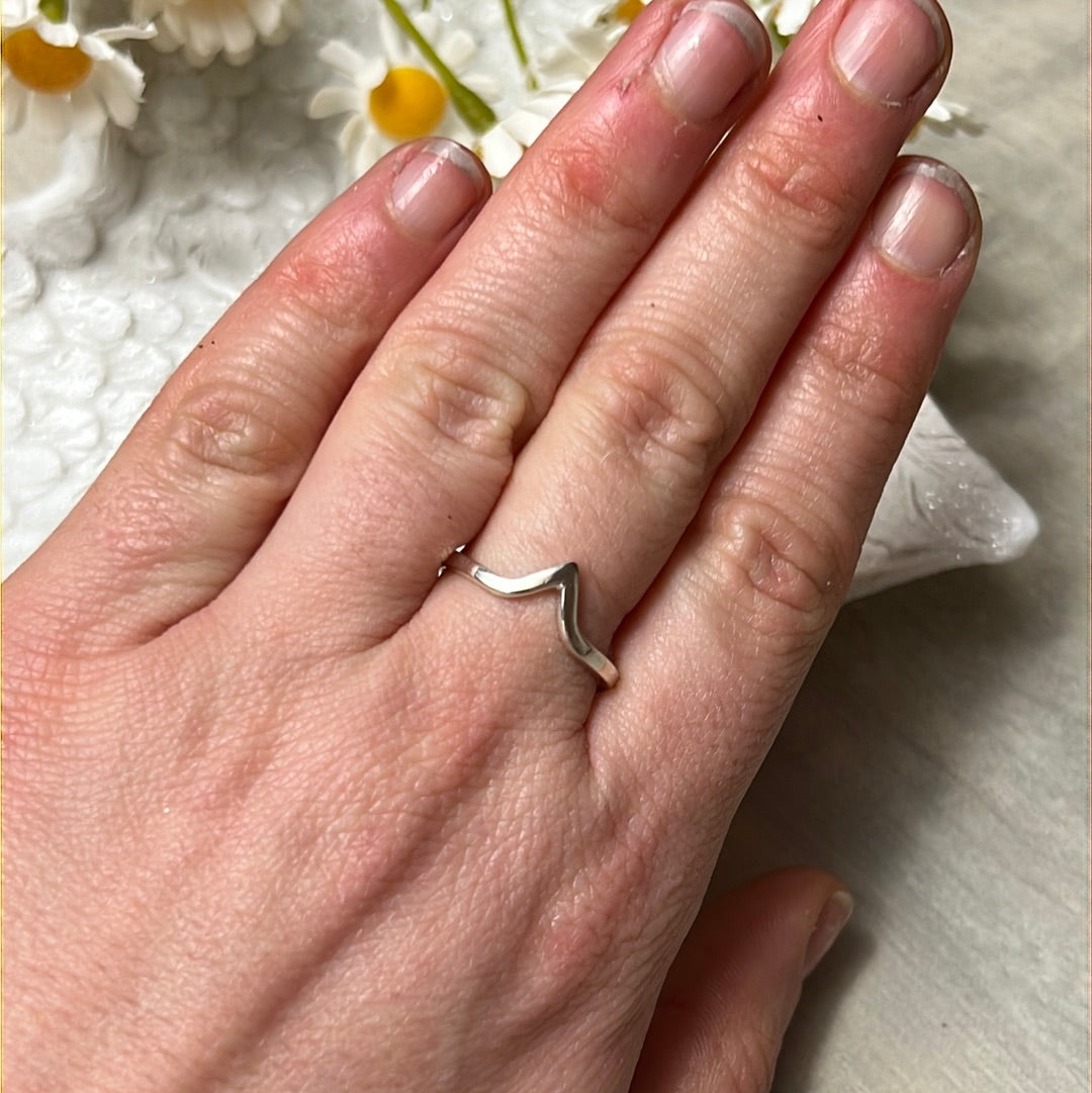 Wishbone V Superwoman Stacker 925 Silver Ring