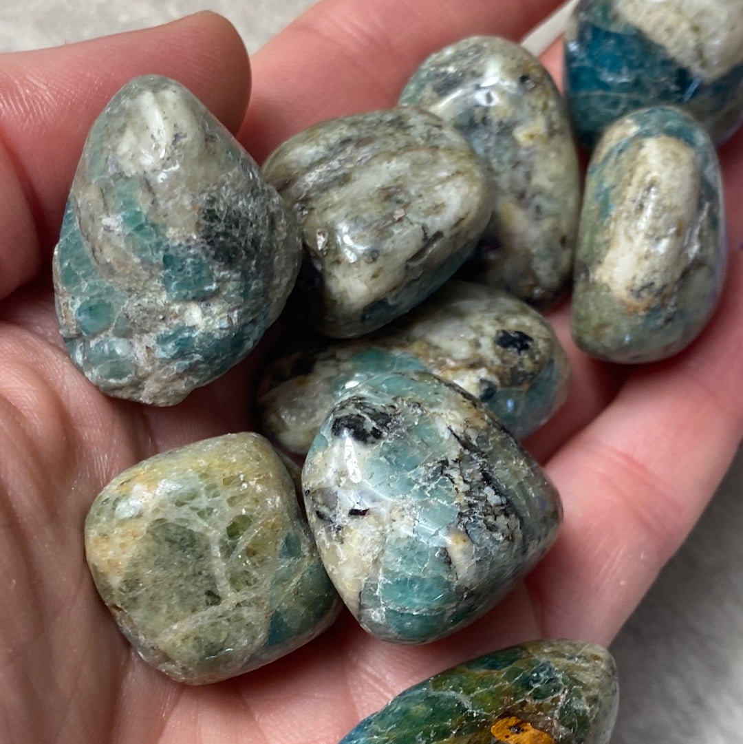 Apatite in Feldspar tumble tumblestone