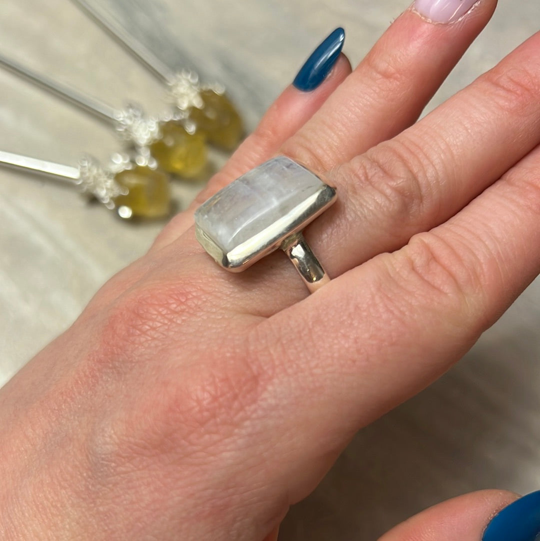 Rainbow Moonstone 925 Silver Ring - Size Q