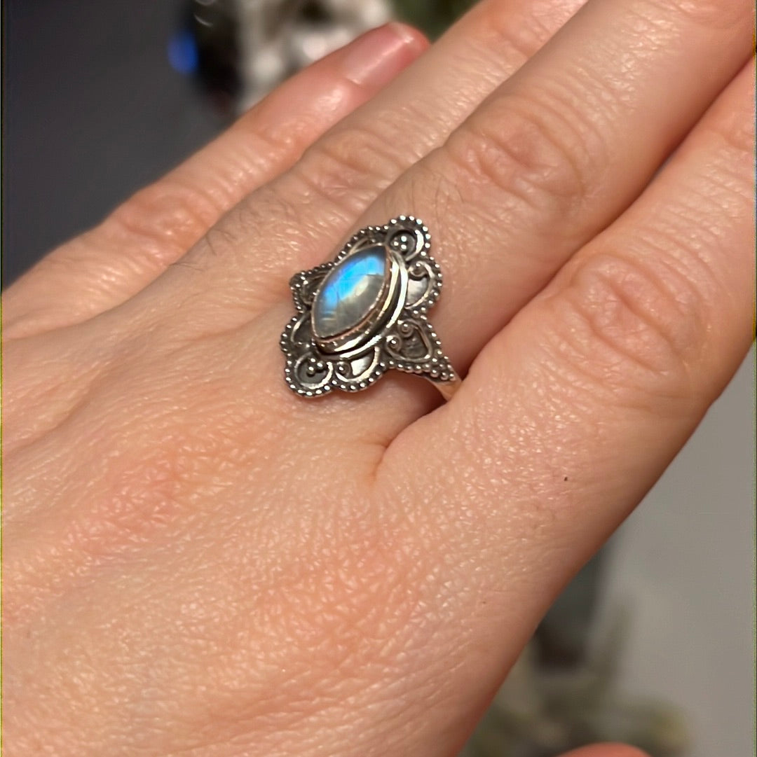 Moonstone 925 Silver Ring -  Size R 1/2