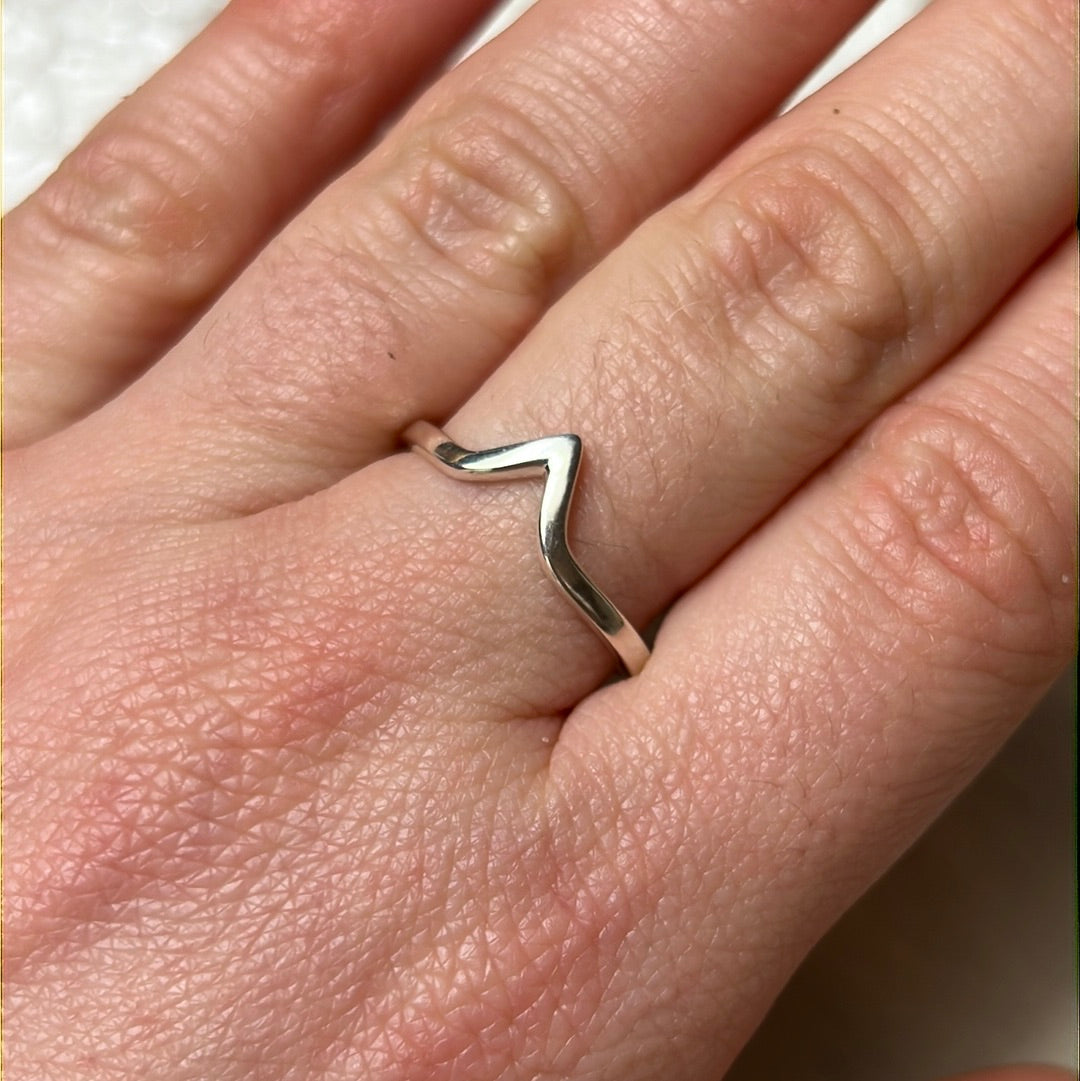 Wishbone V Superwoman Stacker 925 Silver Ring