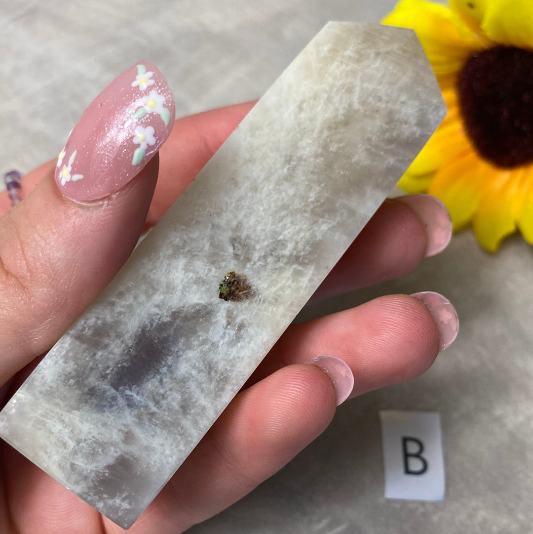 Belomorite - Cream Moonstone and Sunstone Towers