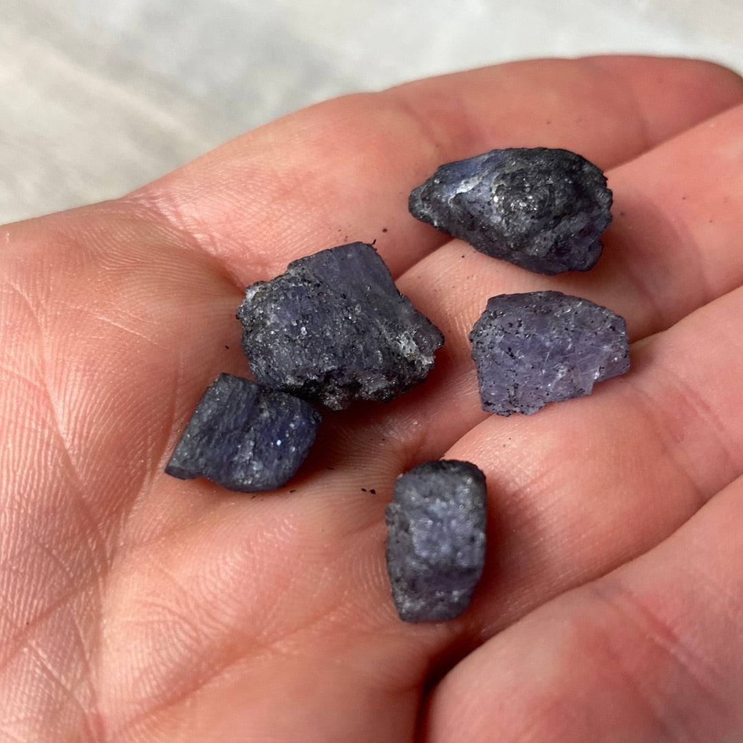 Tanzanite Raw Tumble Tumblestone