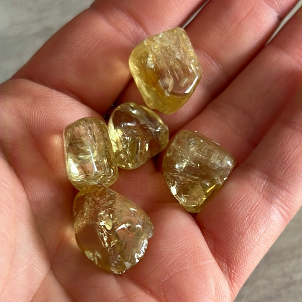 Fluoroapatite tumble tumblestone