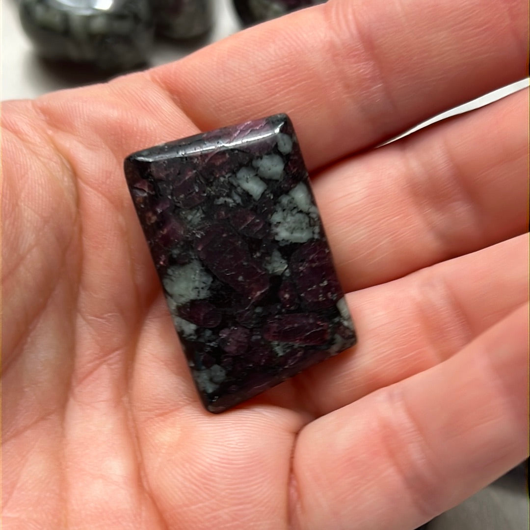 Eudialyte slice tumble