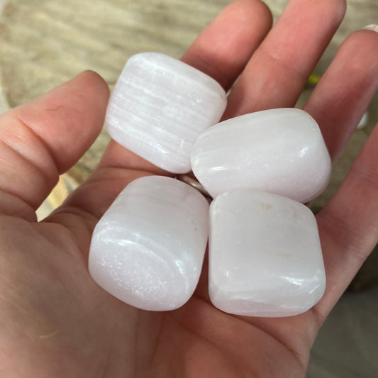 Mangano Calcite tumble tumblestone