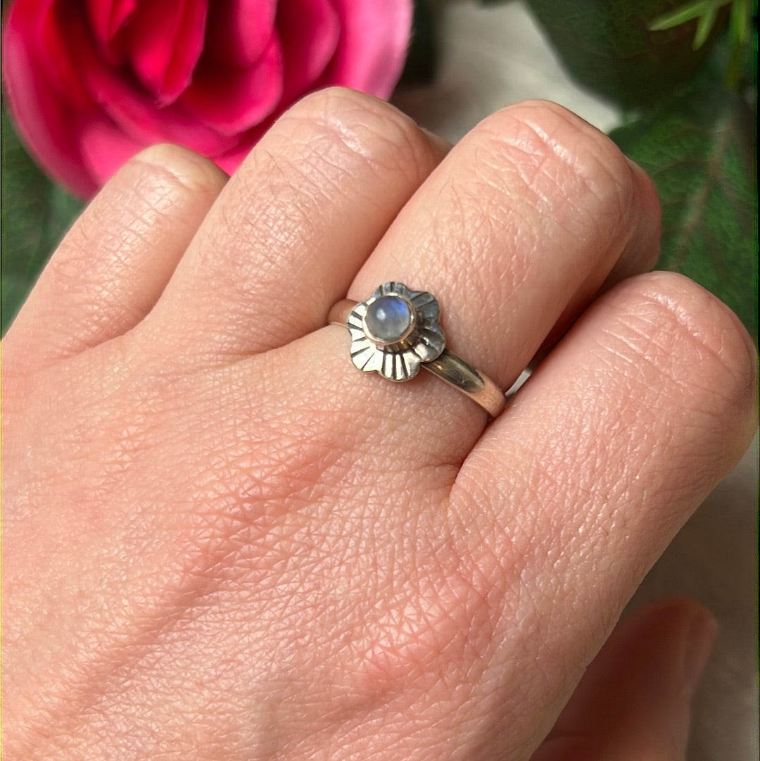 Moonstone Flower 925 Sterling Silver Ring - Size O