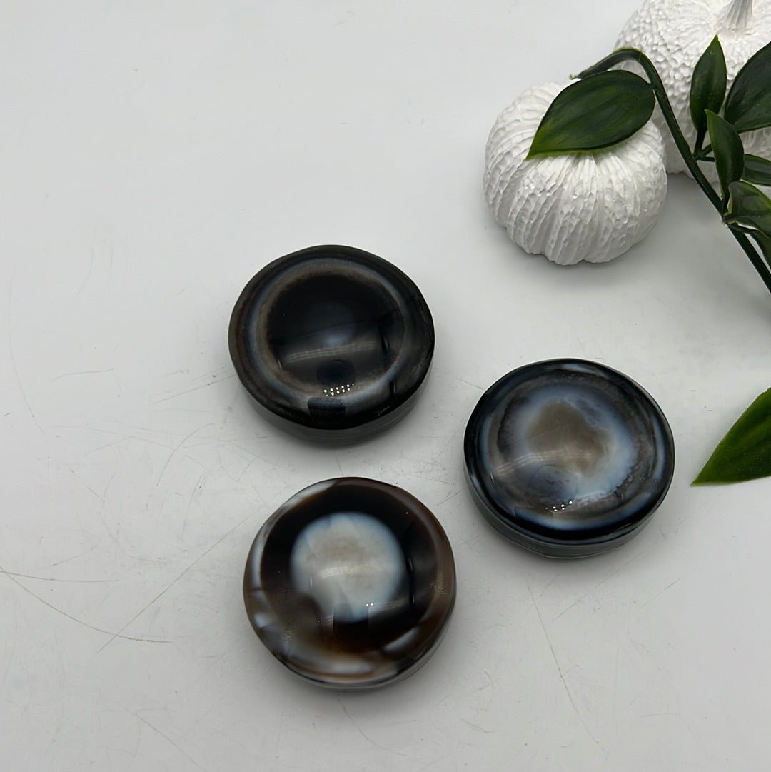 Black Sardonyx Disc (Eye ball)