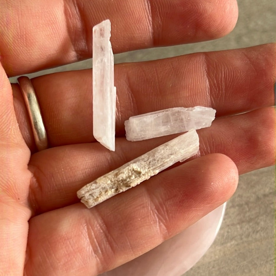 Natrolite zeolite tumble stick tumblestone