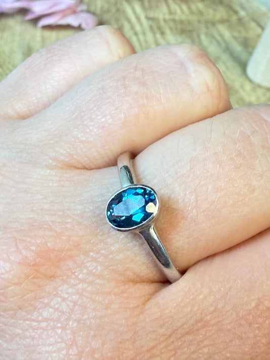 London Blue Topaz 925 Silver Ring - Size R 1/2 - S