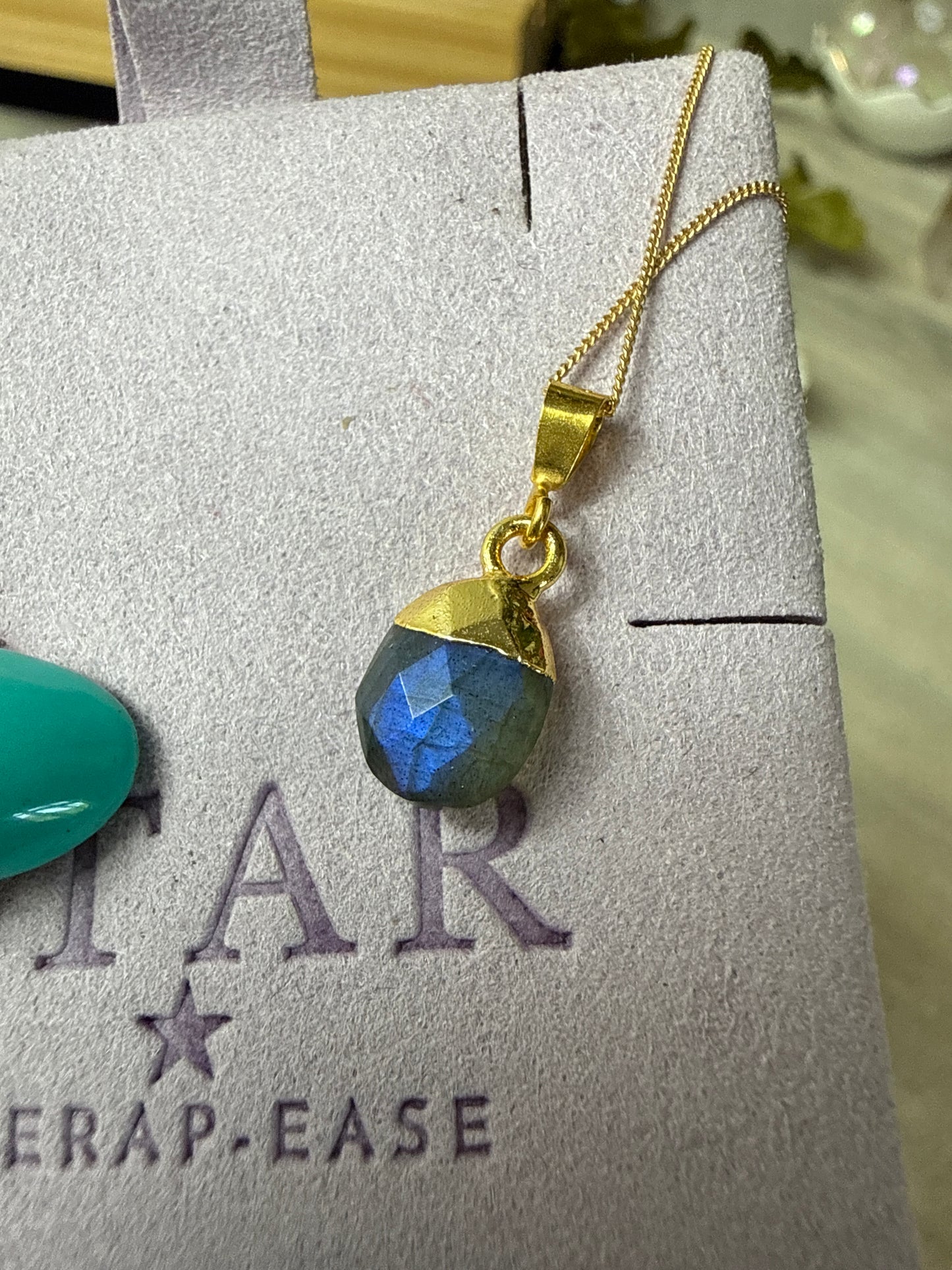 Facet Oval droplet 18K Gold Handmade Pendant