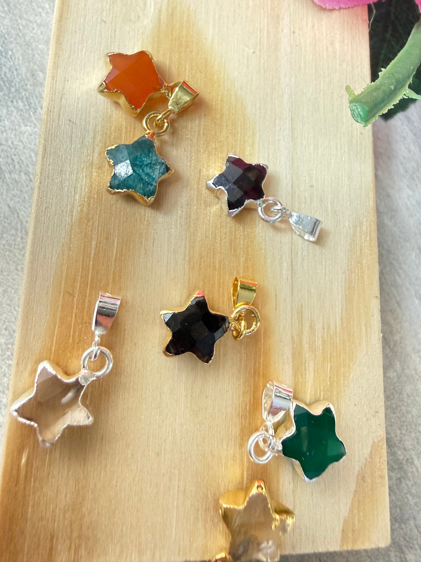 Dinky Star Pendant