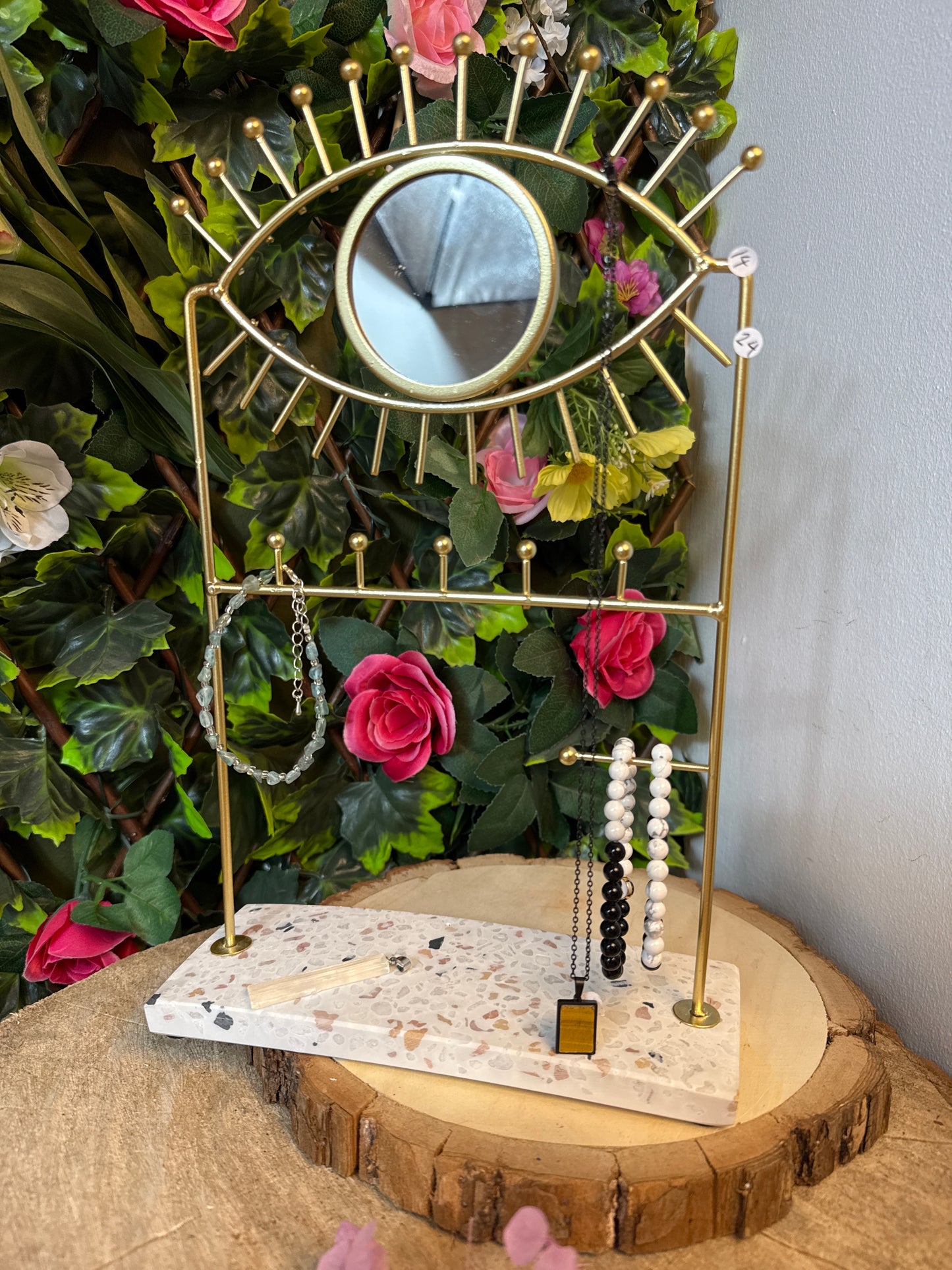 Eye Jewellery Stand