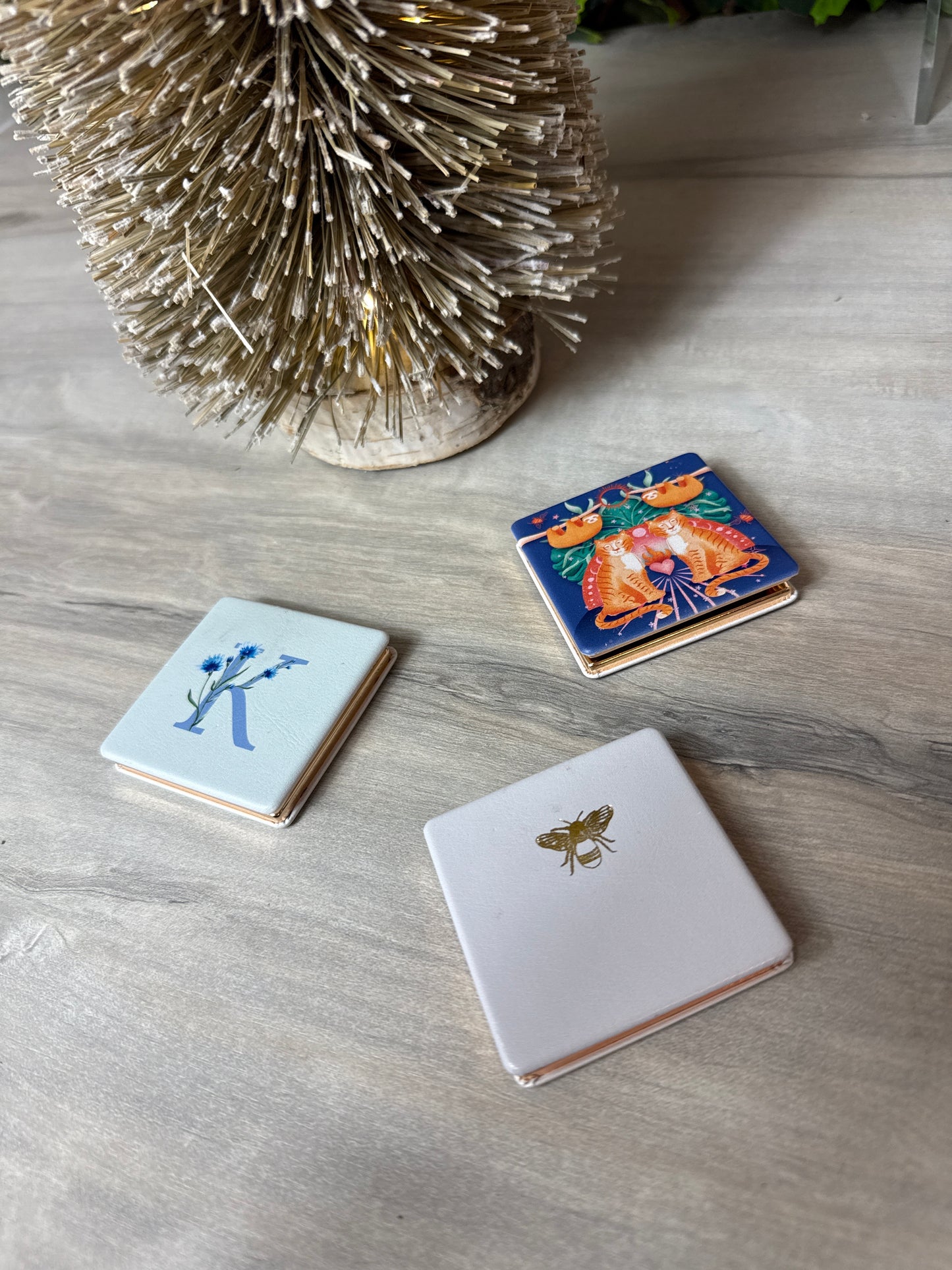 Double vanity mirror