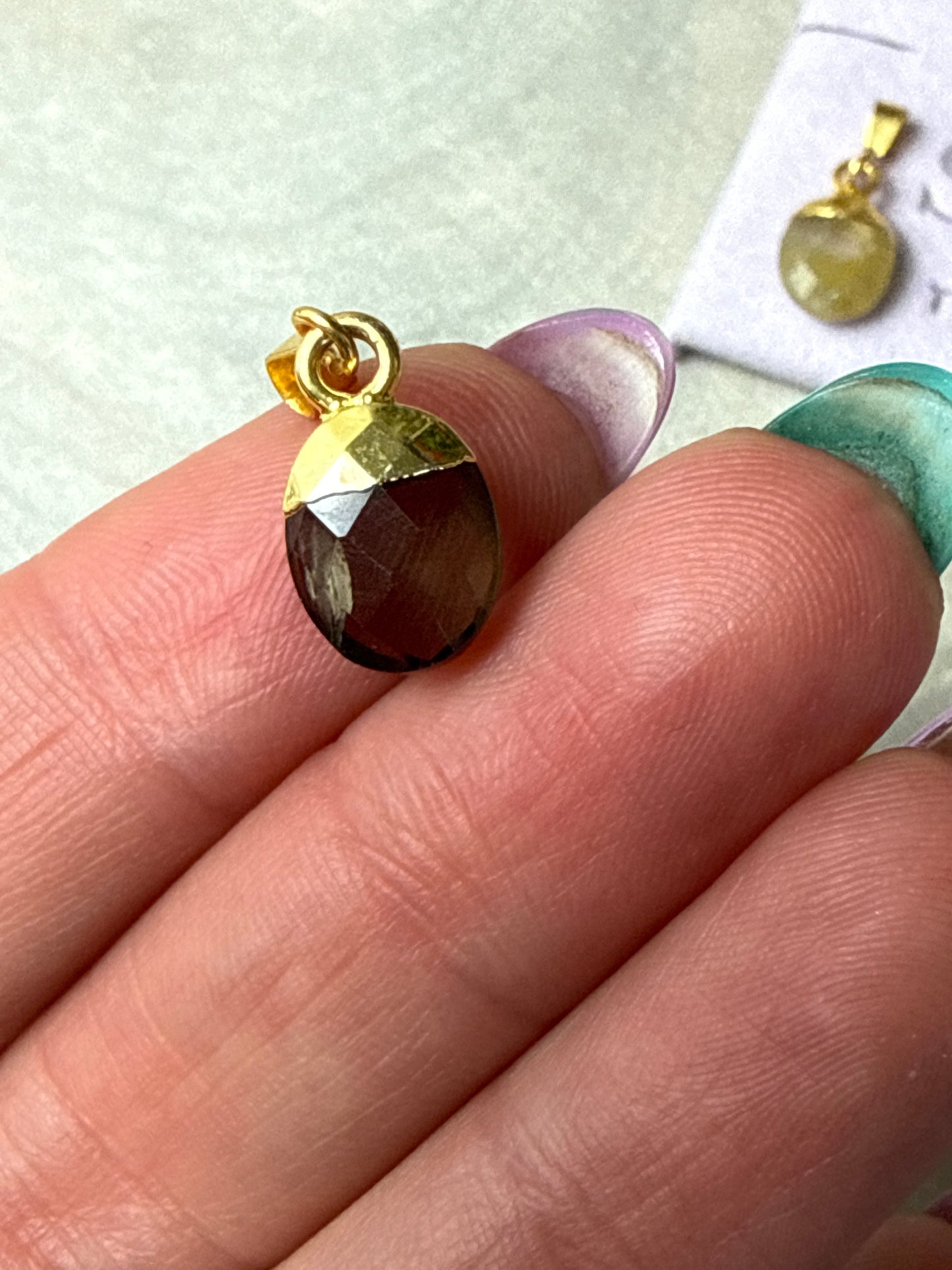 Facet Oval droplet 18K Gold Handmade Pendant