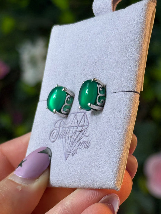 Green Onyx Elegant 925 Sterling Silver Stud Earrings