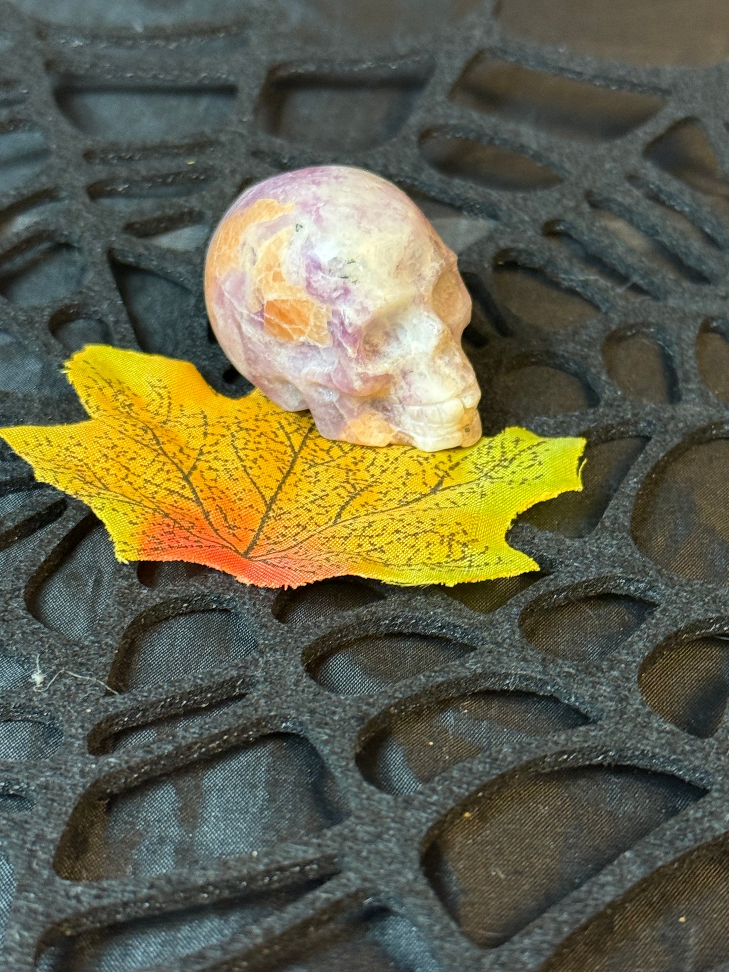 Lepidolite with stilbite Skull