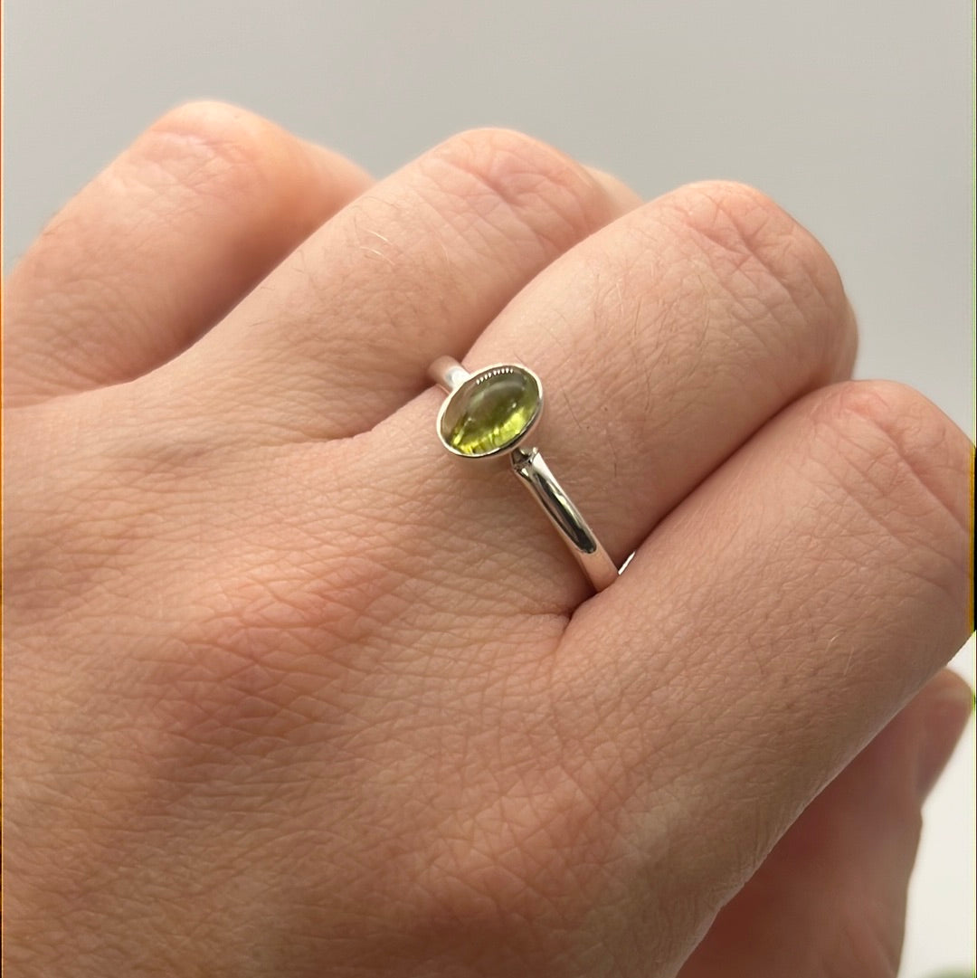 Peridot 925 Sterling Silver Ring - Q